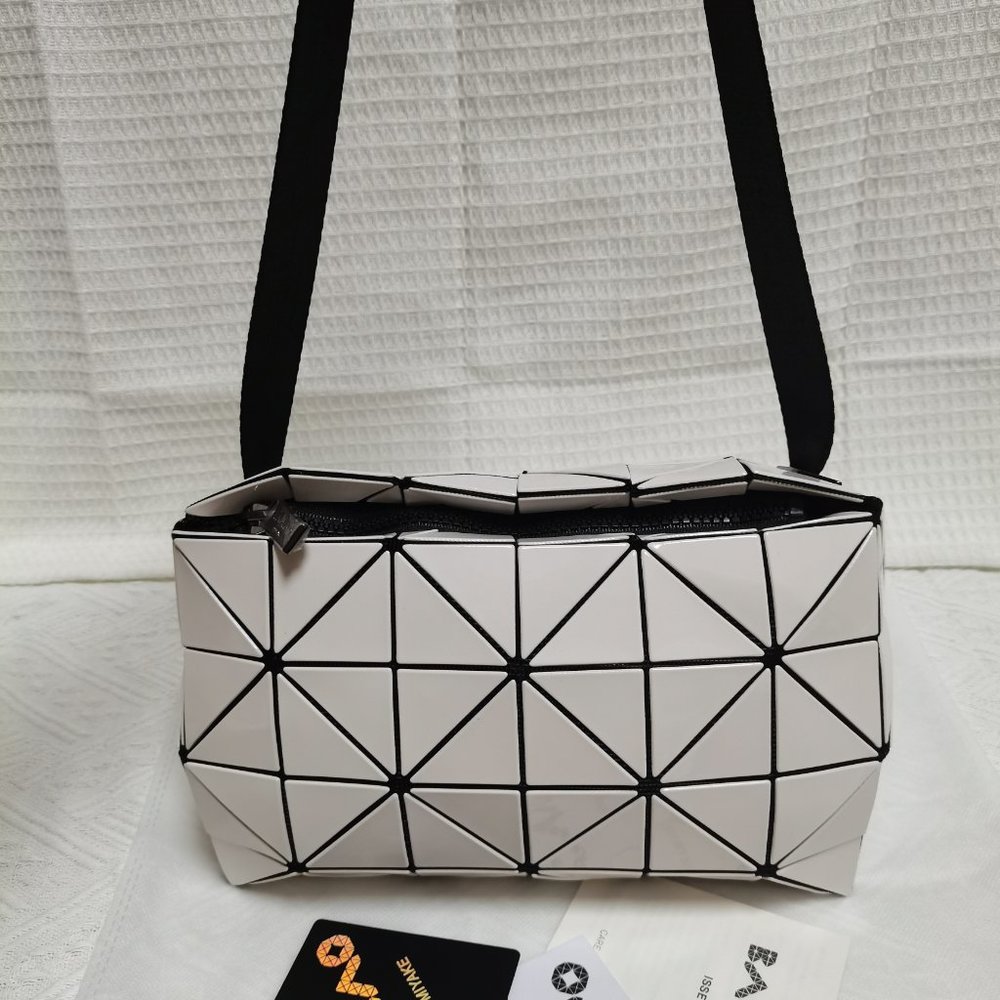 Baobao issey miyake crossbody bag cream